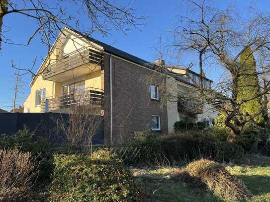 3-Zimmer Dachgeschosswohnung in zentraler und dennoch ruhiger Lage.