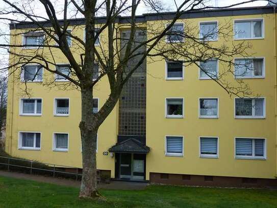 Helle 2 Zimmer Wohnung mit Balkon und Keller im 2. OG