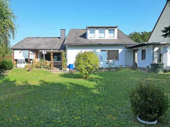 Bungalow auf über 2.100 m² Grundstück in Fernblicklage Niedenstein-Ermetheis