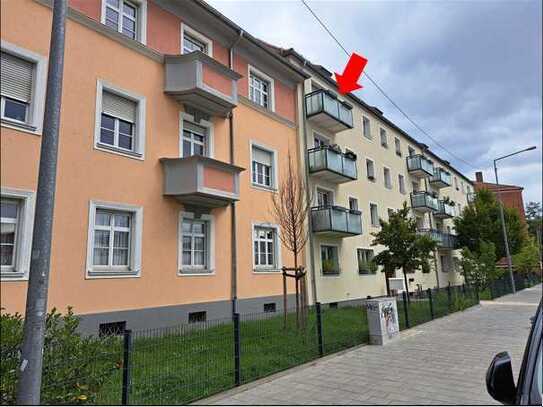 Zentral gelegene 2-Zimmer Wohnung ab 01.01.2025 mit Balkon!