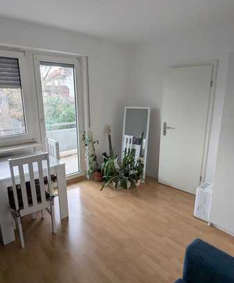 Möblierte & sanierte 1 Zimmerwohnung mit Balkon, Keller, Außenstellplatz ab 01.04.2025 zu vermieten