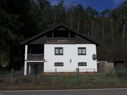 Freihstehendes Einfamilienhaus mit Garage und Garten in ruhiger Lage von Trippstadt/Neuhof