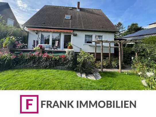 FRANK IMMOBILIEN - Einfamilienhaus sucht neue Familie! -Modernisierungs bedürftig-