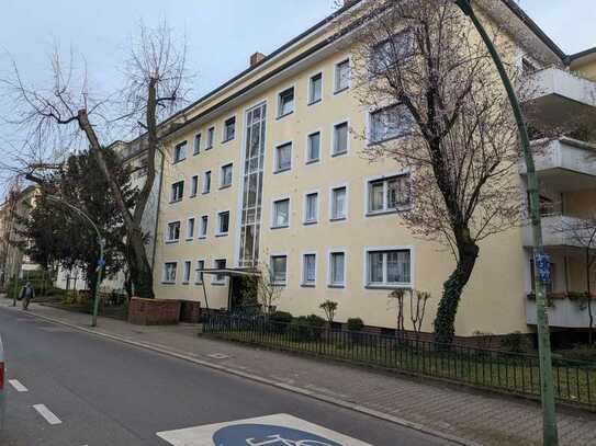 Gut geschnittene 4-Zimmer-Wohnung mit Balkon im Herzen des Frankfurter Westend Süds - Provisionsfrei