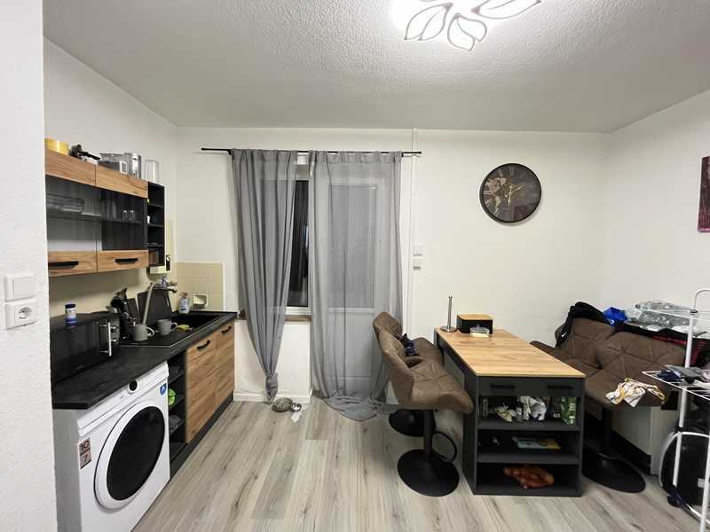 *SPANNENDE 2 ZI WOHNUNG MIT BALKON* - ZENTRAL IN BILK