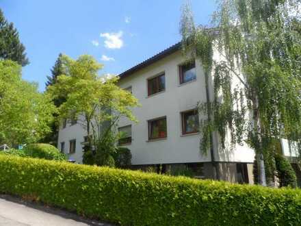 Schöne, helle und geräumige 2-Zimmer-Souterrain-Wohnung mit Terrasse in Sindelfingen