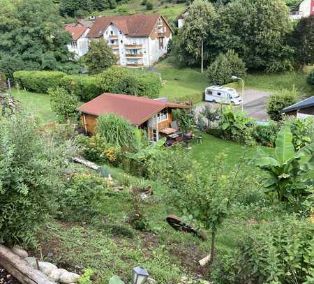 Traumhaftes Baugrundstück in ruhiger Hanglage