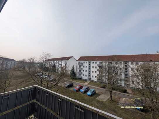 Helle 3 - Raumwohnung mit Balkon - zentral in Wolfen-Krondorf