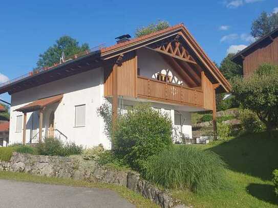 Geräumiges, ruhiges 5-Zimmer-Einfamilienhaus mit geh. Innenausstattung und EBK in Bad Heilbrunn