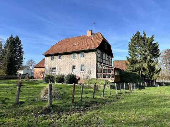 Idyllisches Bauernhaus mit historischer Schmiede und 5.800 m² Grund !!