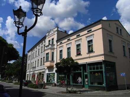 Große Wohnung mit hellem Wohnerker in der Altstadt!