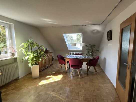 Ruhige, helle, gepflegte 3-Zimmer-DG-Wohnung 2.OG, ca. 61qm in N-Mögeldorf (Tiergarten)