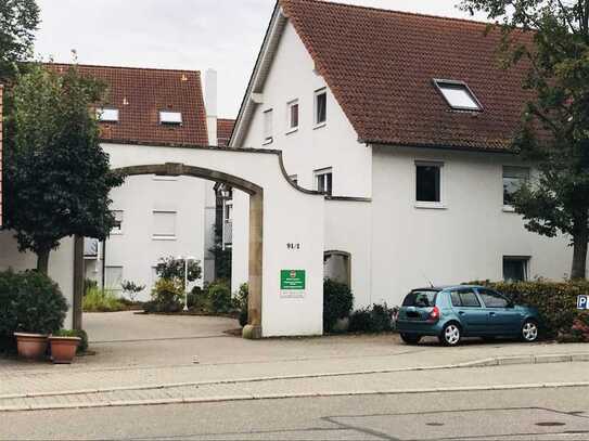 Schöne 2 Zimmer Wohnung mit Balkon *Teilmöbliert*