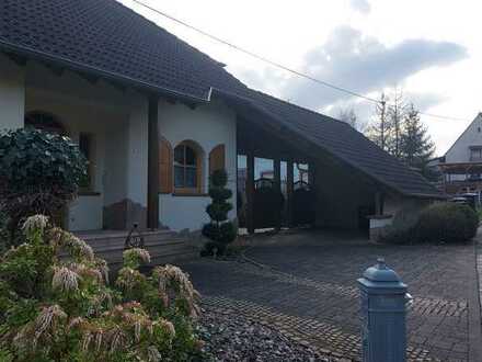 Schönes Einfamilienhaus mit geschmackvoller Innenausstattung in Schönenberg-Kübelberg