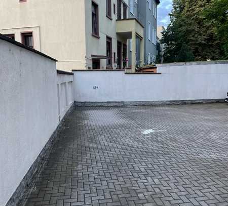 Stellplatz / Parkplatz im Innenhof zu vermieten