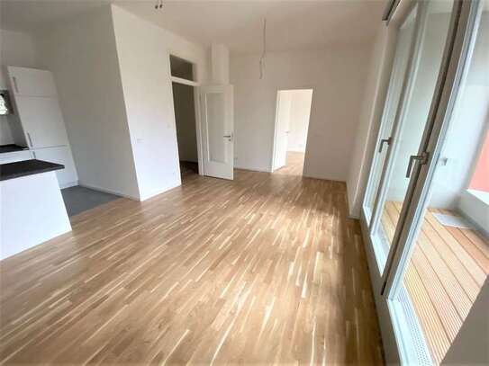 Große 2 Zimmer Wohnung - Vollbad, Loggia, EBK!