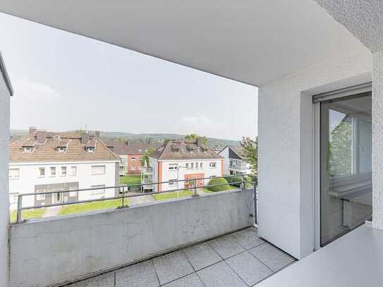 Moderne 3,0-Zimmer-Wohnung mit Balkon und Außenstellplatz in gepflegter Wohnanlage