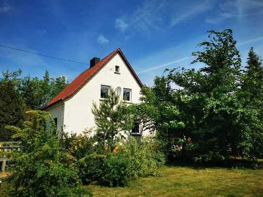 Einfamilienhaus mit großem Grundstück in ruhiger Seitenstraße von Bernsdorf