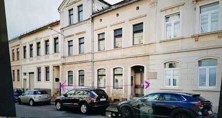 Historisches Haus unter Denkmalschutz, sanierungsbedürftig