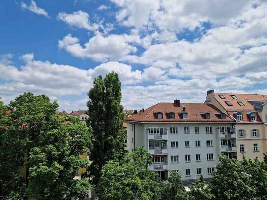 Wunderschöne Altbau - Wohnung am Rotkreuzplatz