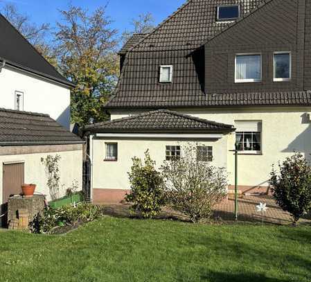 Doppelhaushälfte mit Süd-West Garten und Garage