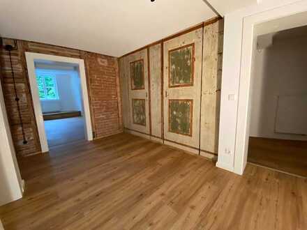 Hochwertig sanierter Altbau - Edle 3-Zimmer-Wohnung - direkt am Schlossplatz in Coburg