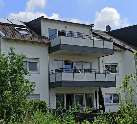 Moderne u. helle 4-Zi-Wohnung inkl. Küche u. großer Sonnenbalkon