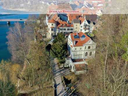 Denkmalgeschütze Villa in malerischer Umgebung. 
Rarität in der Altstadt. Direkt am Lech.