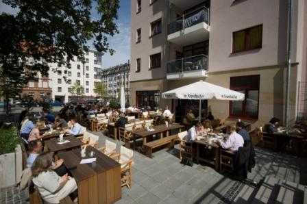 **Praktische Stadtwohnung in zentraler Lage** - 3-Zimmer-Wohnung mit Einbauküche und Balkon