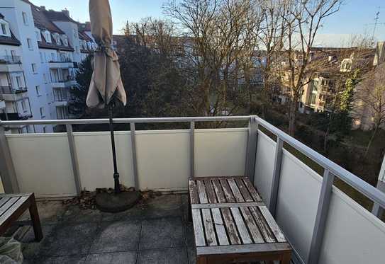 Schöne 3-Zimmer-Wohnung mit Balkon und Einbauküche in München Laim