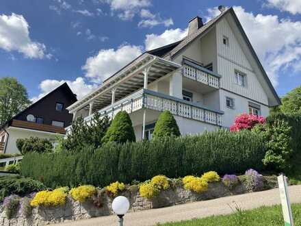 Gepflegte 2,5-Zimmer-Souterrainwohnung mit Terrasse und EBK in Bernau im Schwarzwald