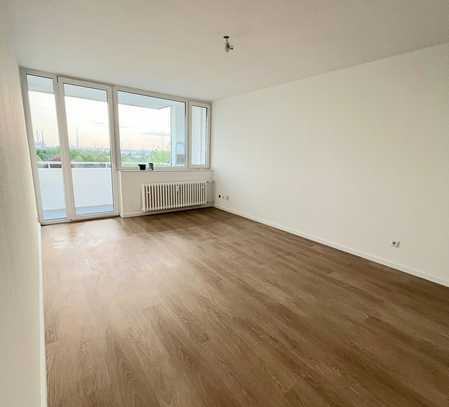 Zentrale Wohnung Erstbezug nach Sanierung: schöne 3-Zimmer-Wohnung mit Balkon in 51373, Leverkusen