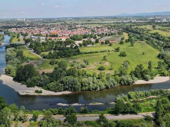 Freundliche 4,5-Zimmer-Maisonette-Wohnung mit geh. Innenausst. mit Balkon, Sauna, Kamin, EBK