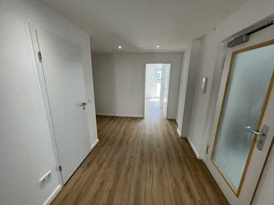Erstbezug nach Sanierung - schöne, helle Wohnung in der Detmolder Innenstadt