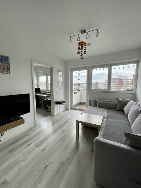 Helle 3-Zimmer Dachgeschosswohnung in Frankfurt-Niederrad