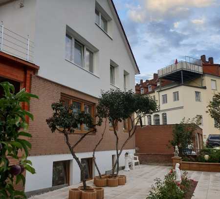 Geräumige, gepflegte 5-Raum-Wohnung mit gehobener Innenausstattung mit Balkon in Letter