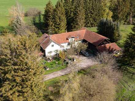 Idyllischer Bauernhof mit ca. 8000m² Grund in Alleinlage vor den Toren Münchens
