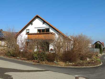 Wohnhaus mit Einliegerwohnung im modernen Landhausstil