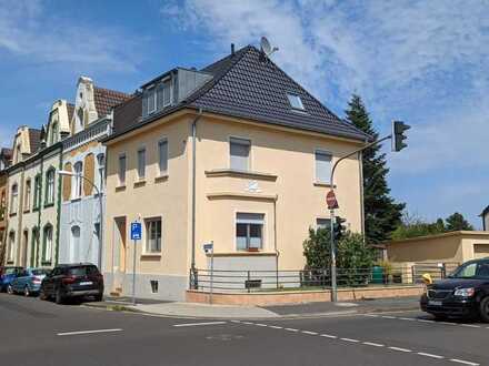 Zentrumsnah - Lichtdurchflutete 4 Zimmer Altbau Maisonette Wohnung