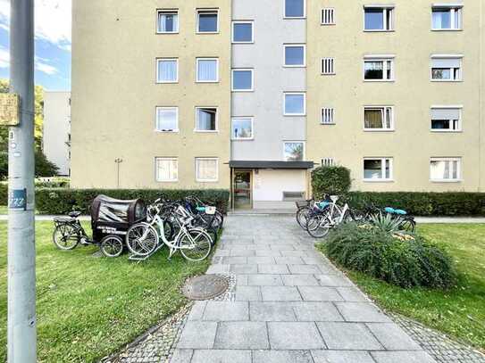 VERKAUFT
Wunderschöne Wohnung, großzügig und hell, mit Balkon zum Innenhof