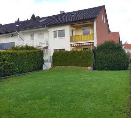 Reihenendhaus mit Garage in zentraler Lage von Springe