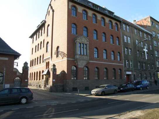 Büro- Loft im modernisierten Altbau