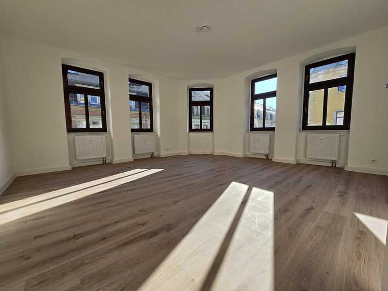 Erstbezug nach Sanierung! Bezugsfreie 2-Zimmer ETW in ruhiger Lage der Neustadt zu verkaufen!