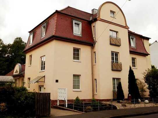 Wohnen direkt am Park - sehr gepflegte 4-Zimmer Wohnung mit Balkon und Einbauküche in Bad Kissingen