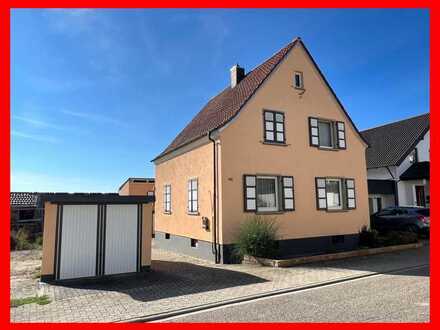 Schön gelegenes Wohnhaus mit Ausbaureserve und Nebengebäude