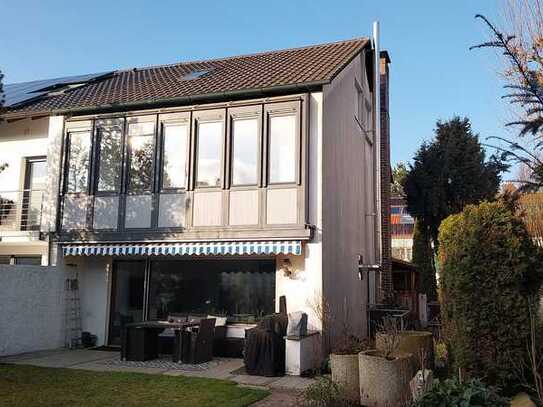 Schöne DHH mit großzügigen Garten im bevorzugten Westen!