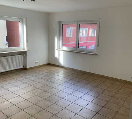 Erstbezug nach Sanierung: attraktive 3,5-Zimmer-Wohnung mit EBK und Balkon in Höchstadt