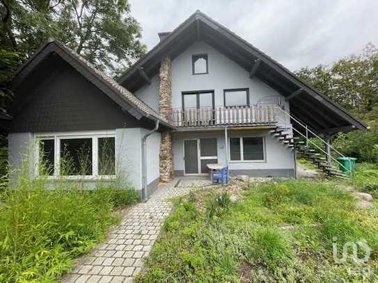 Leerstehendes Einfamilienhaus mit Garten