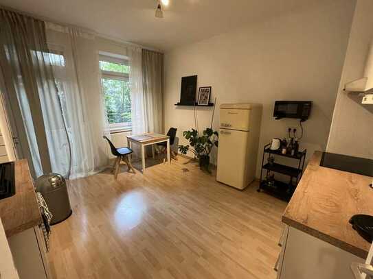 Gepflegte Erdgeschosswohnung mit zwei Zimmern und Balkon in Essen Südostviertel, ca 56 qm,