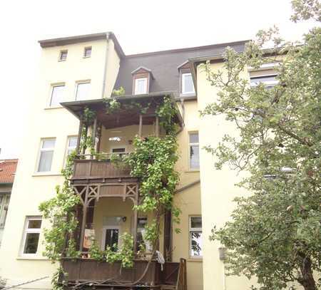 große 5-Raum-Wohnung mit Balkon und Gartennutzung